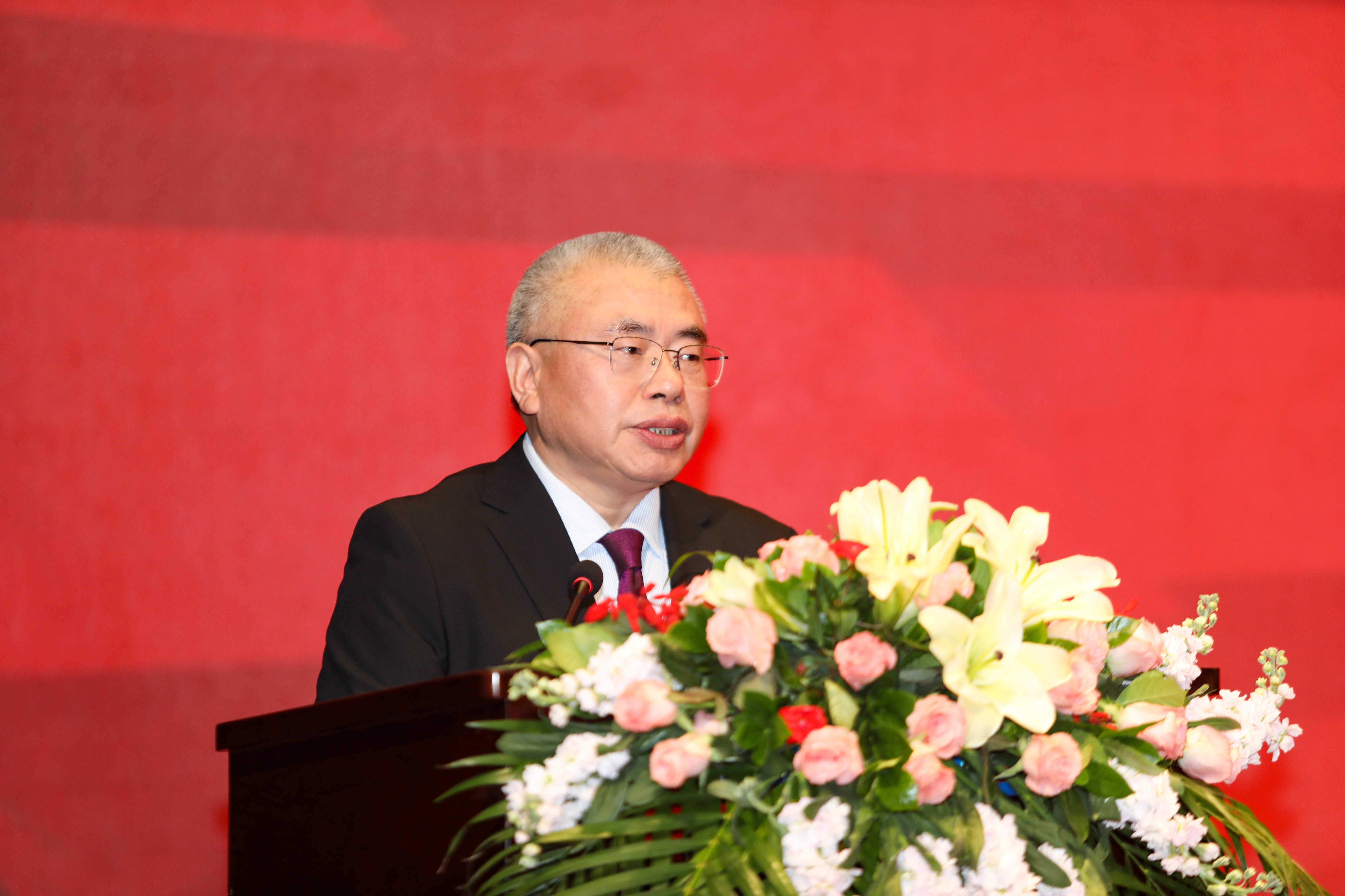 1.集團(tuán)公司黨委書記、董事長、總經(jīng)理?xiàng)畎矅鞔髸罗o.JPG